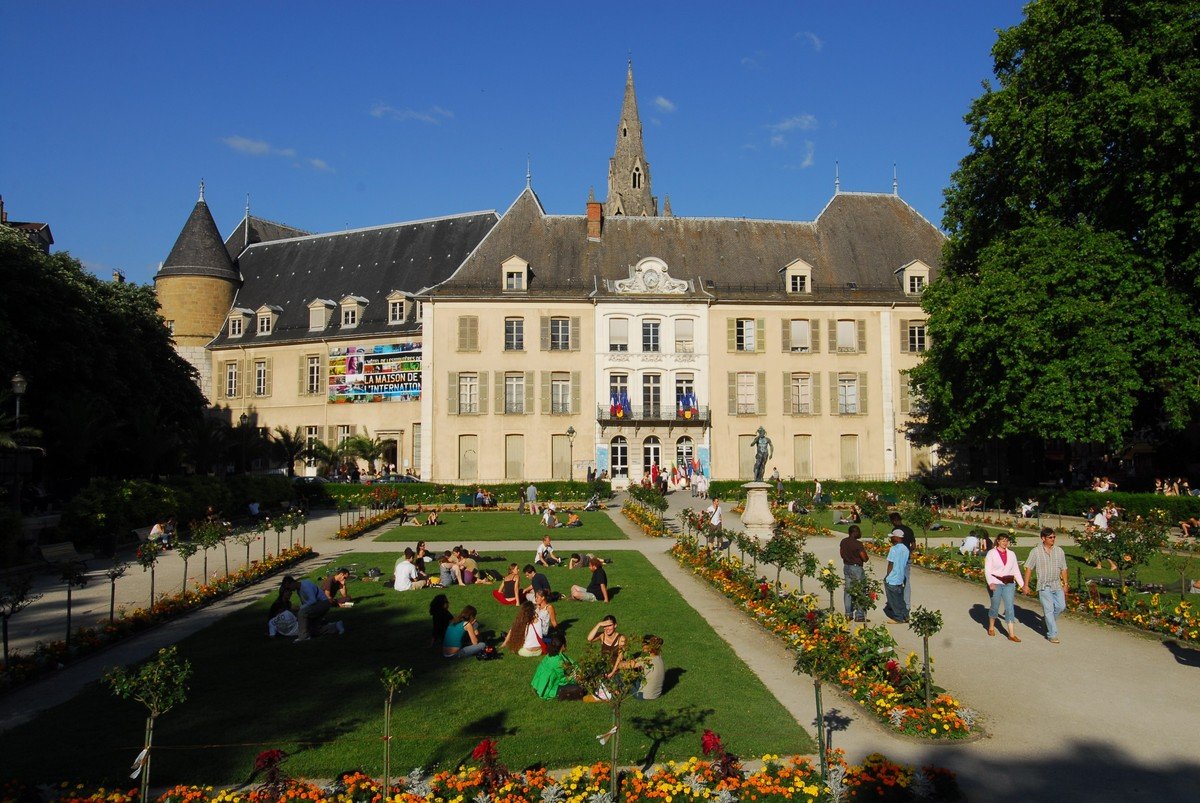🌳 도시 정원 (자르댕 드 빌)